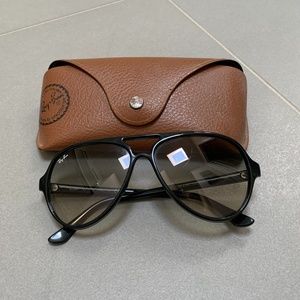 Ray Ban CATS 5000 Classic Sunglasses RB4125
